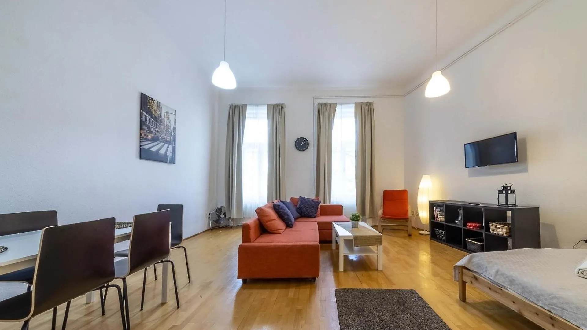 Ergola - Spacious Cozy 2 Big Rooms Downtown Home ブダペスト